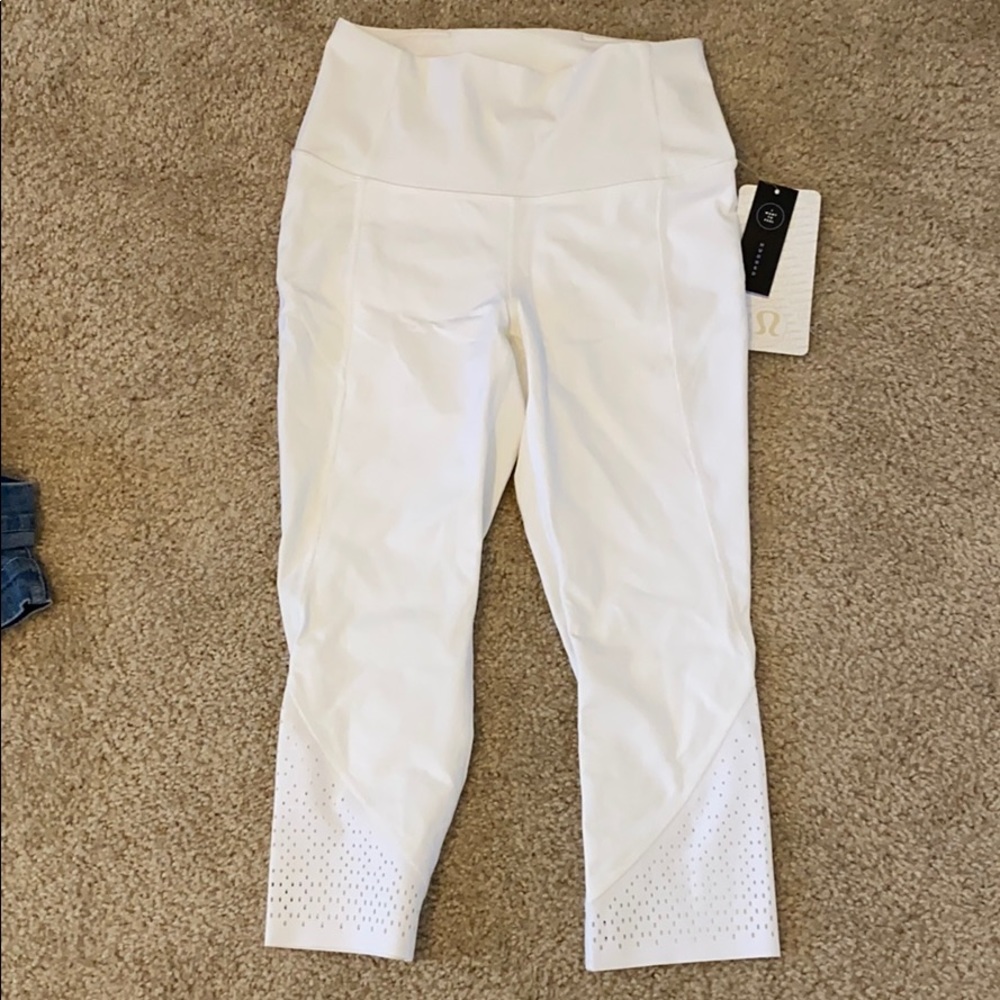 White Lululemon athletica Anew Crop Sz 6 NWT